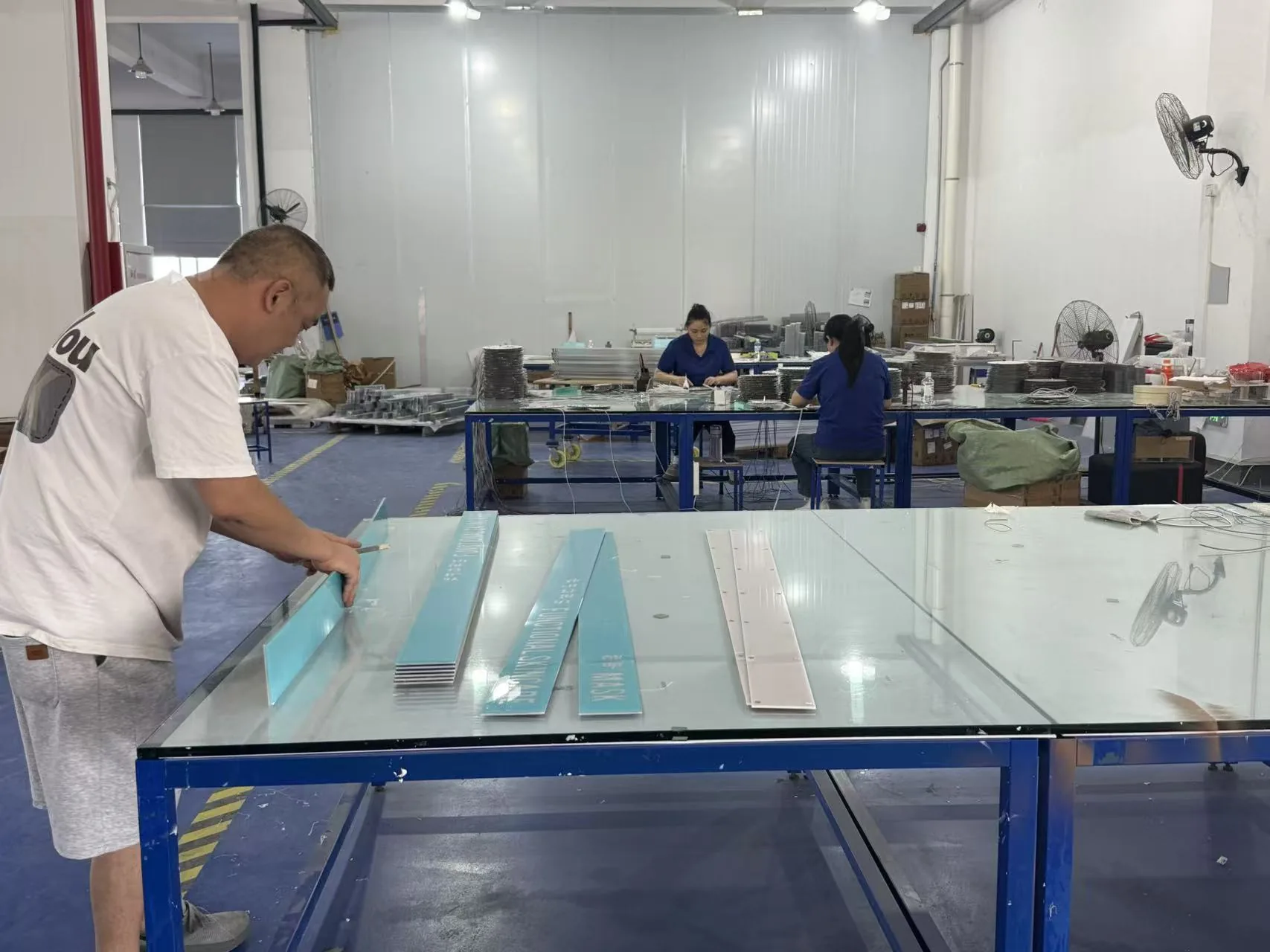 GREAT ACRYLICS custom acrylic assembly workshop